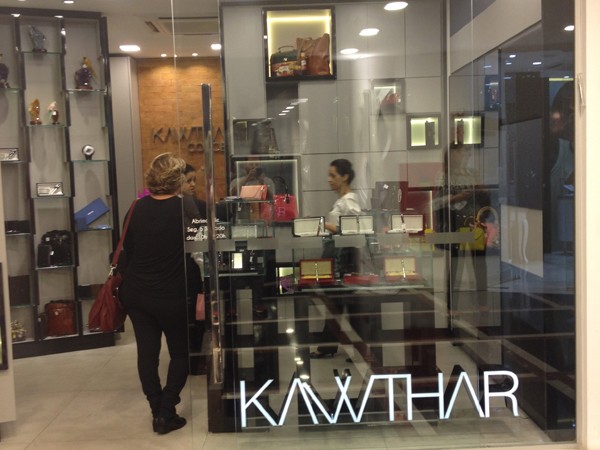 A Kawthar fica ao lado de uma chocolateria (Foto: Adriano Lira)