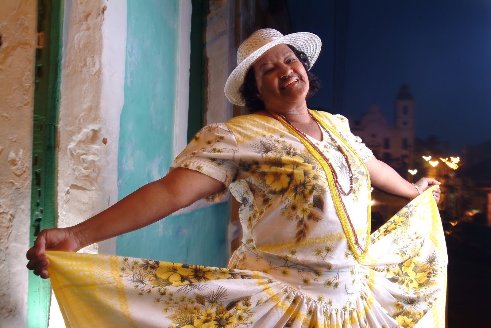 Aurinha do Coco, cantora que rodava a saia com aura na dança do coco, morre no Rio aos 63 anos