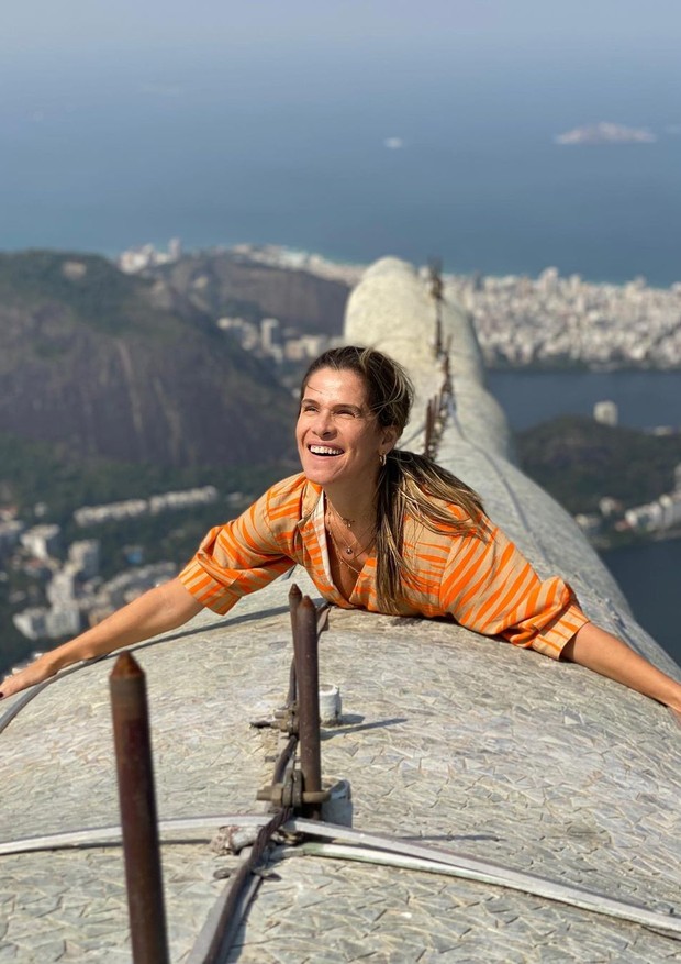 Ingrid Guimarães visita topo do Cristo Redentor (Foto: Reprodução)