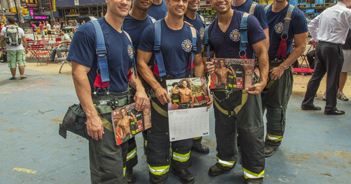 O calendário nudist@ da força especial de bombeiros 🇧🇷😂😂 [Fire