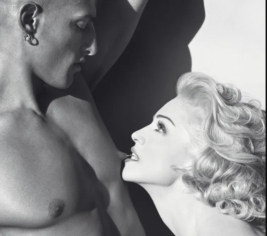 Madonna em uma das fotos do livro 'Sex': banido em países como Japão e Irlanda