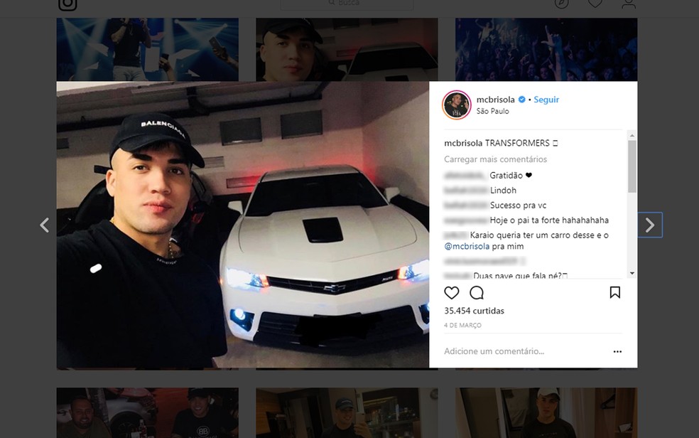 Publicações de Mc Brisola ao lado do carro são frequentes no Instagram do cantor (Foto: Reprodução/Instagram)