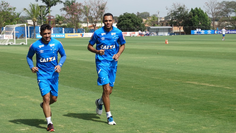 Robinho em campo, Sobis fora e carona no carrinho: Cruzeiro volta aos treinos