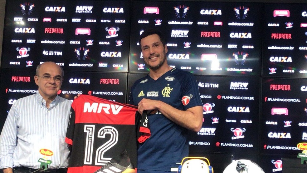 Julio Cesar usará a camisa 12, que estava aposentada no Flamengo (Foto: Amanda Kestelman/GloboEsporte.com)