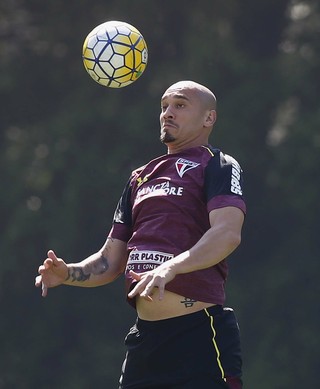 Ricardo Gomes, tem três nomes: Quem fará dupla na zaga com Maicon?