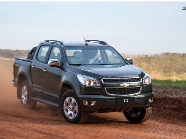 Auto Esporte - Com novo motor de 206 cv, Chevrolet S10 2015 parte de R$ 86,4  mil