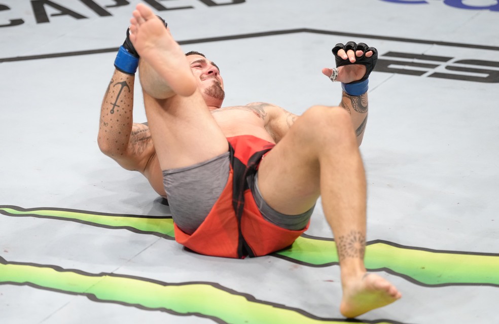 Curtis Blaydes venceu Tom Aspinall por nocaute técnico (interrupção médica) aos 15s do R1 — Foto: Getty Images