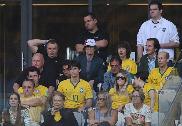 Torcedores não estavam muito empolgado com Mick Jagger na arquibancada (Foto: Getty Images)