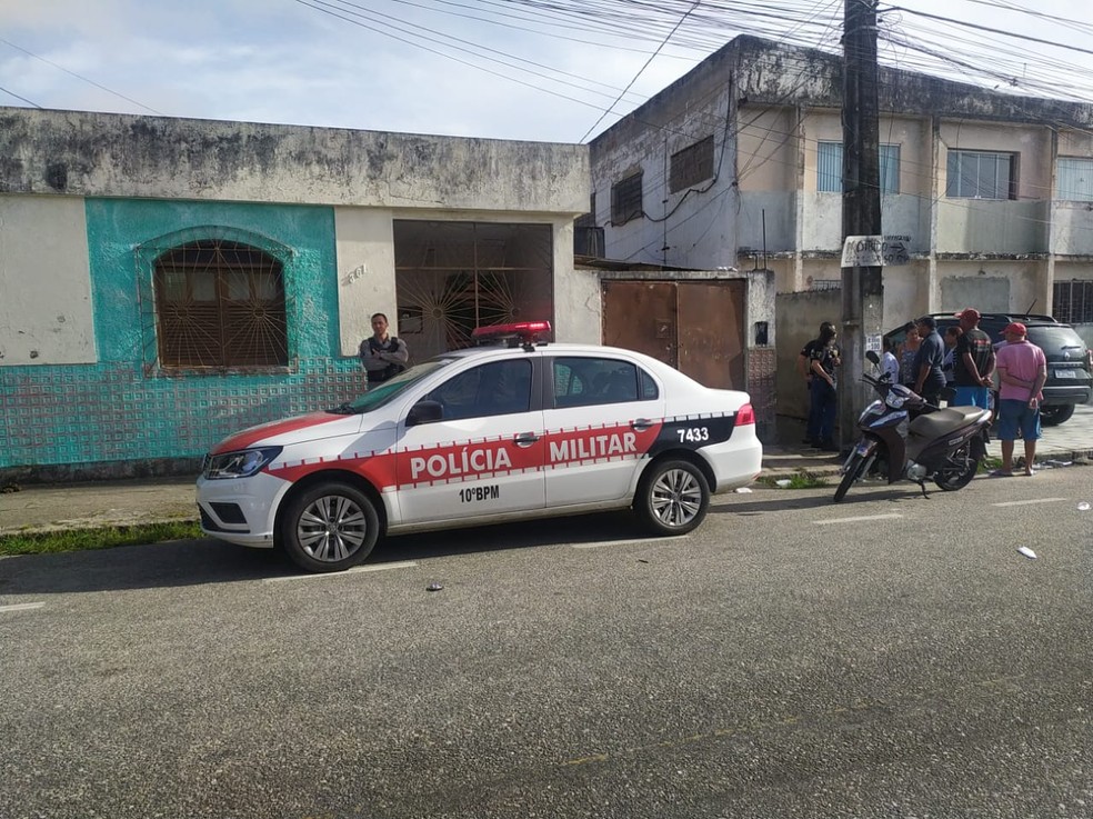 Mulher é assassinada em Campina Grande — Foto: Ewerton Correia/TV Paraíba