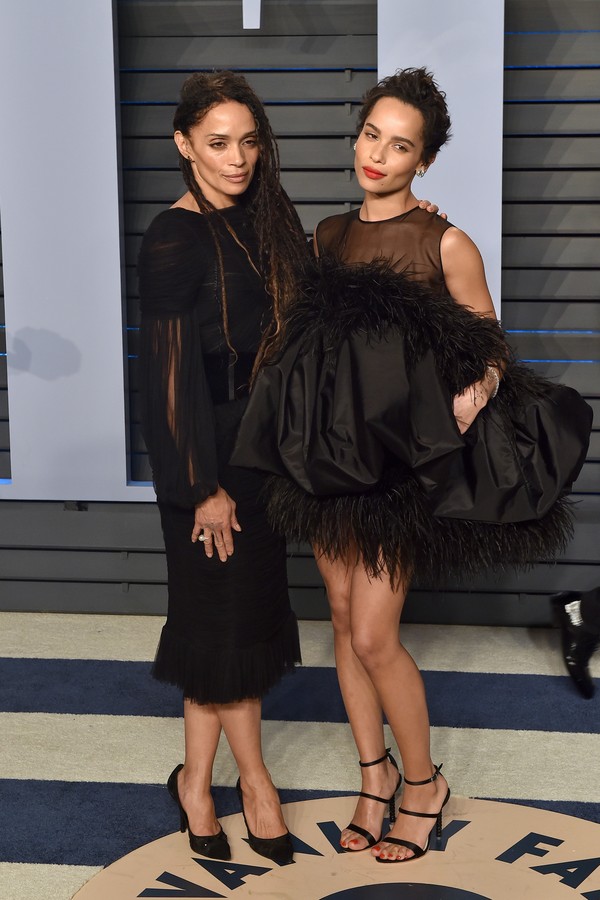 BEVERLY HILLS, CA - MARCH 04:  Actors Lisa Bonet (L) and Zoe Kravitz attend the 2018 Vanity Fair Oscar Party hosted by Radhika Jones at Wallis Annenberg Center for the Performing Arts on March 4, 2018 in Beverly Hills, California.  (Photo by Axelle/Bauer- (Foto: FilmMagic)