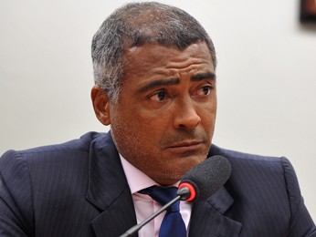 O deputado Romário (PSB-RJ), durante audiência na Câmara para discutir a Copa (Foto: Zeca Ribeiro/Câmara)