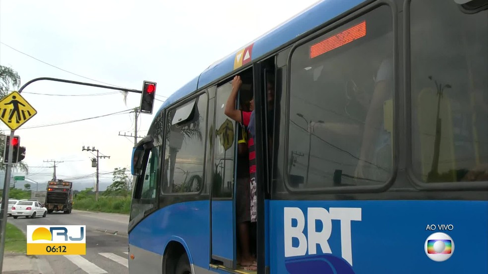 Sem Fiscalizacao Imagens Mostram Superlotacao E Irregularidades No Brt Rio De Janeiro G1