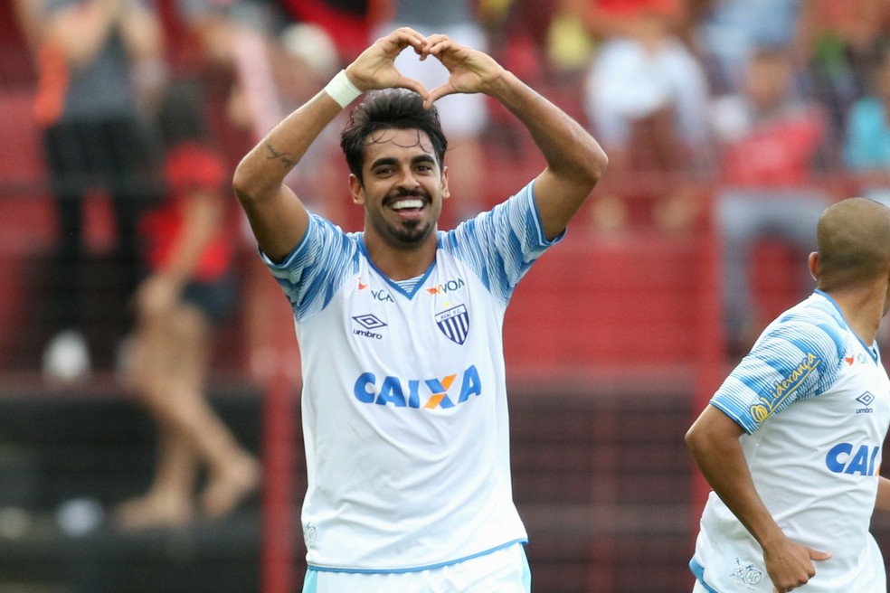 Júnior Dutra, do Avaí, está na lista de reforços do Corinthians (Foto: Marlon Costa/Pernambuco Press)
