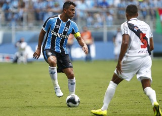 Maicon vibra com retorno e atuação em prova de fogo contra o Danúbio
