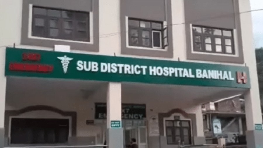 Duas funcionárias de hospital indiano foram afastadas das atividades devido ao erro (Foto: reprodução Youtube)