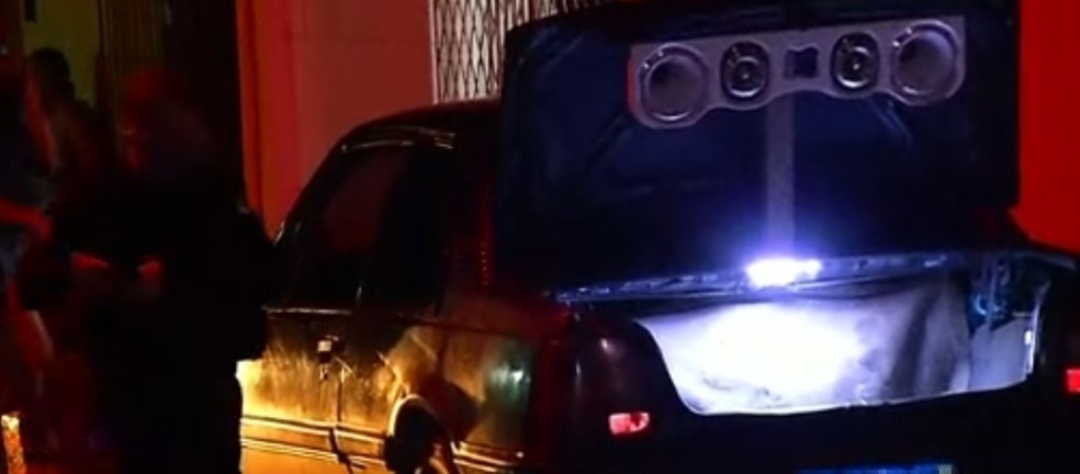 Homem trocava o som do carro quando foi baleado em Macaíba — Foto: Reprodução/Inter TV Cabugi