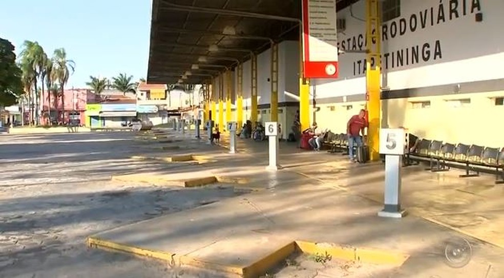 Empresas de ônibus intermunicipais alteraram horários de linhas na região de Itapetininga (Foto: Reprodução/TV TEM)
