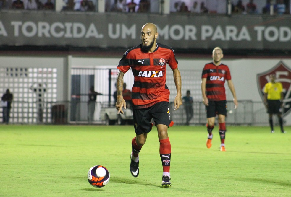 Paulinho está no Vitória (Foto: Maurícia da Matta/Divulgação/EC Vitória)