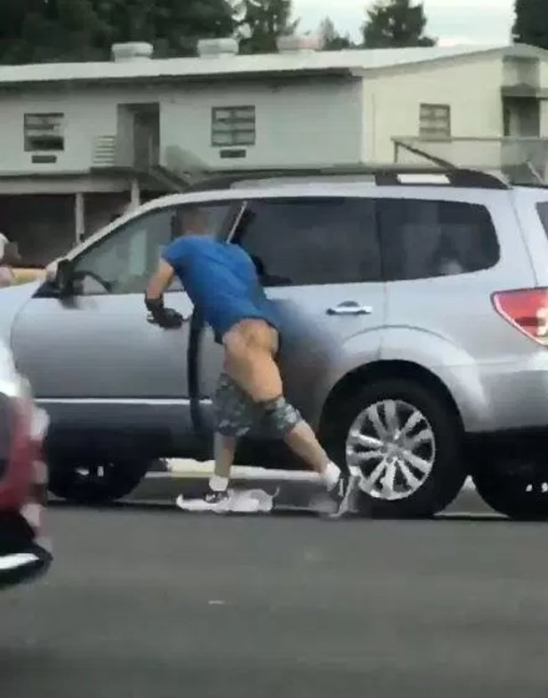 Sem short, ladrão tenta levar uma SUV