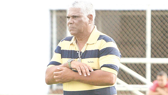 Nivaldo Lancuna, ex-técnico do Goiânia (Foto: Diomício Gomes / O Popular)