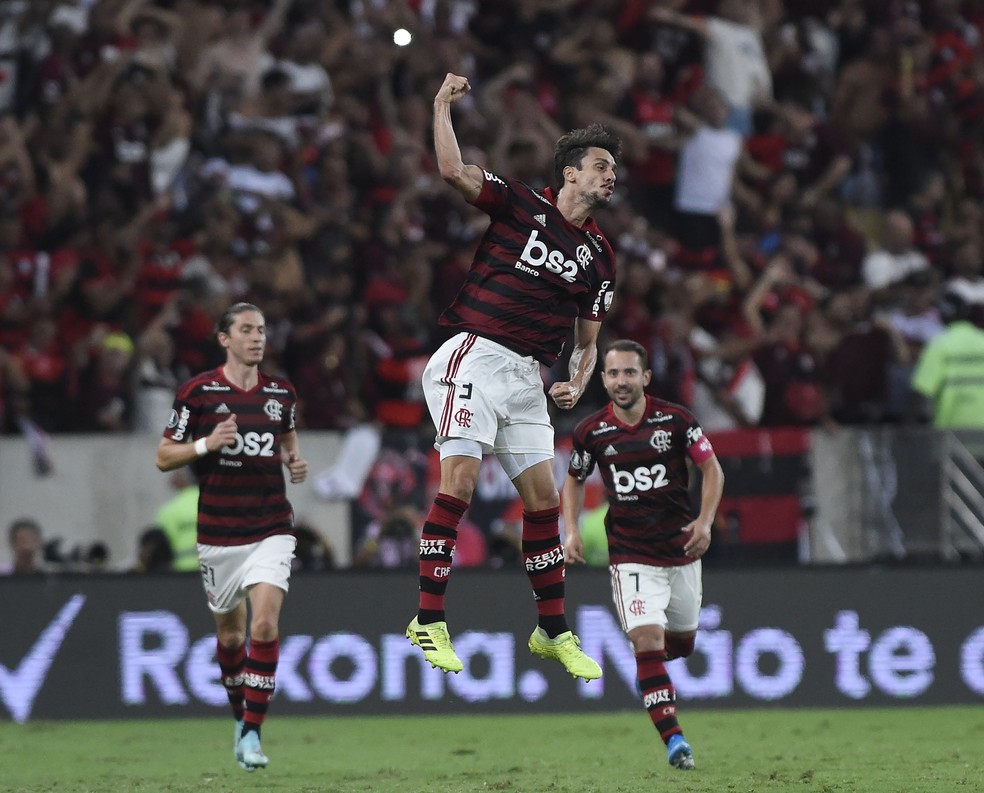 Rodrigo Caio marcou um dos gols da goleada do Flamengo sobre o Grêmio — Foto: André Durão / GloboEsporte.com