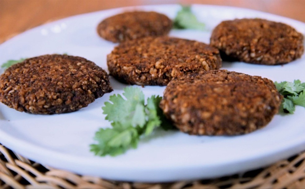 Hamburguer De Feijao Preto Receita Da Bela Gil Receitas Gshow Gshow