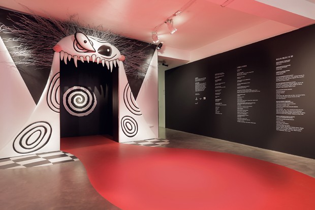A entrada da exposição 'O Mundo de Tim Burton' (Foto: Divulgação/Letícia Godoy)