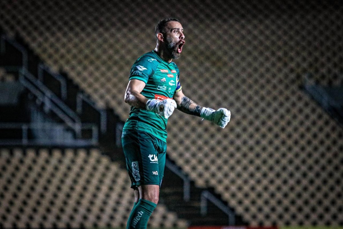 Rafael Santos destaca espírito da coletivo em vitória sobre o Cruzeiro