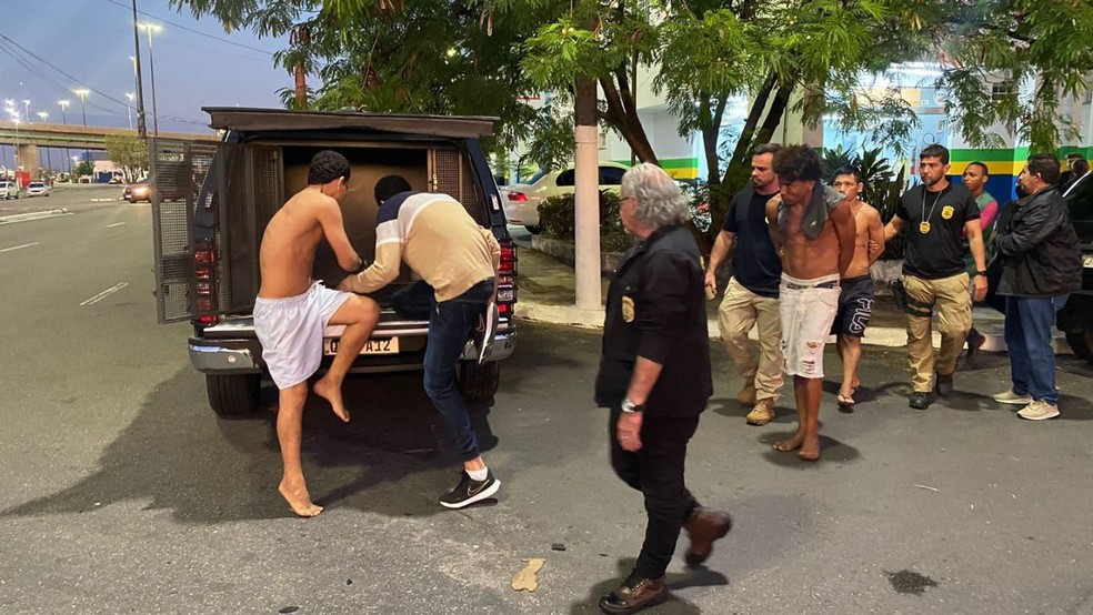 Três suspeitos foram presos e um adolescente apreendido suspeitos de participação na execução de jovem na Manaus Moderna.  — Foto: Jucélio Paiva/Rede Amazônica