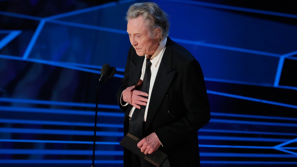 Ator Christopher Walken apresenta categoria de Melhor Trilha Sonora Original (Foto: Lucas Jackson/Reuters)