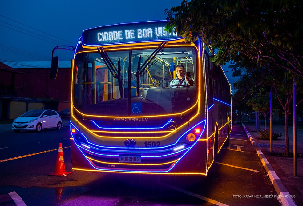 Boa Vista disponibiliza ônibus natalino para passeios com crianças por  decoração de Natal | Roraima | G1