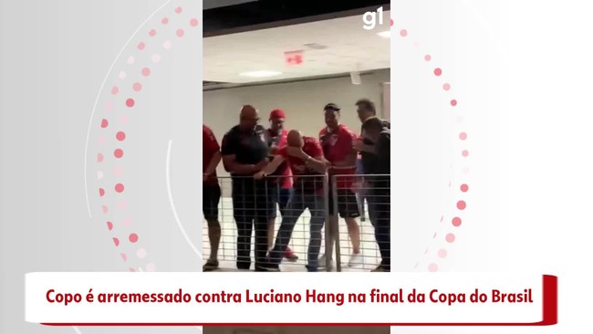 Copo  arremessado contra Luciano Hang na final da Copa do Brasil
