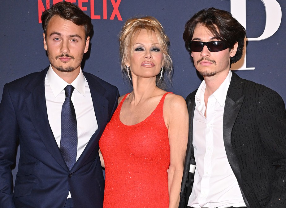 Pamela Anderson e os filhos, Brandon e Dylan
