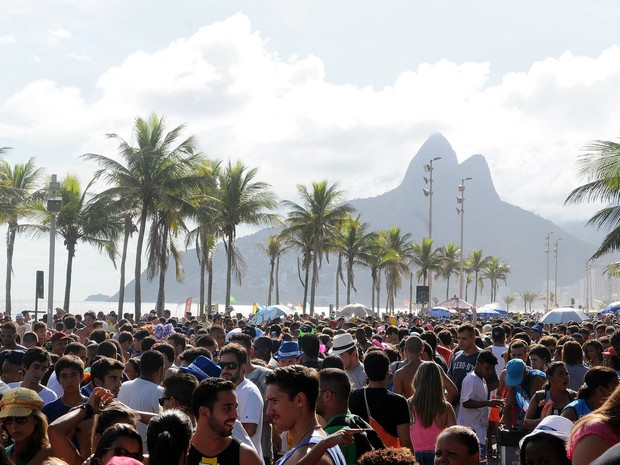 Desfile do Simpatia pela orla de Ipanema (Foto: Alexandre Durão/G1)