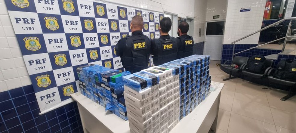 PRF apreende 206 aparelhos celulares em operao no Piau — Foto: PRF 