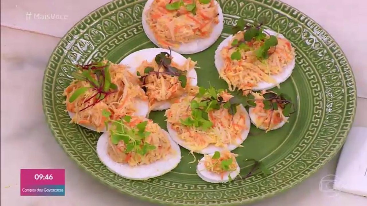 Beiju Crocante De Tapioca Com Requeijão Temperado E Frango Desfiado