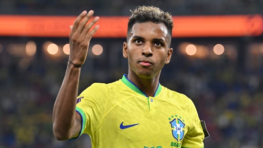 Rodrygo evita comparações, mas se diz confiante para fazer função de Neymar na seleção