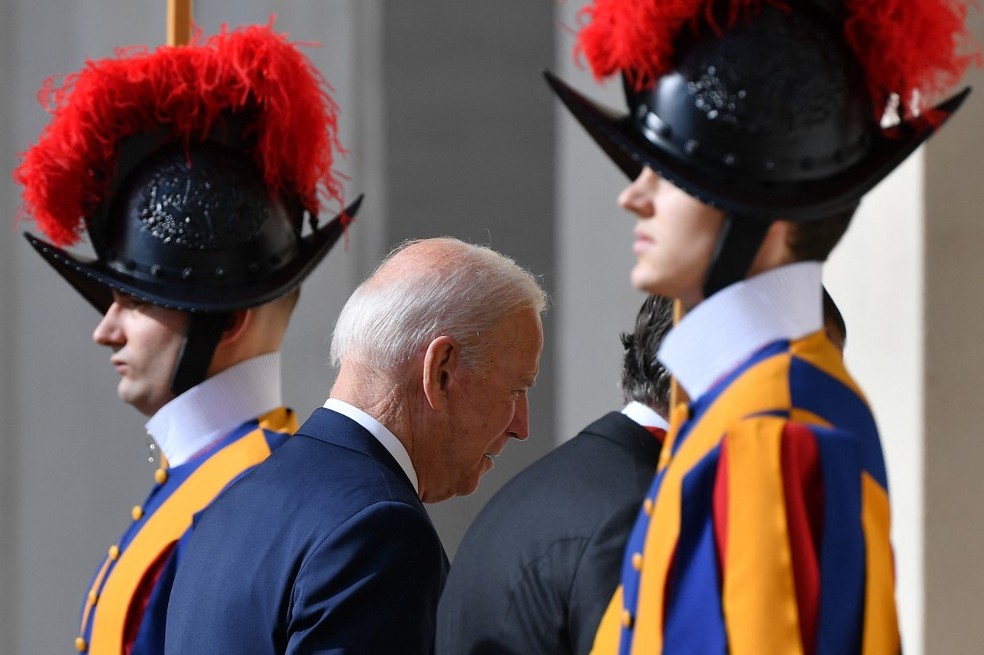 Joe Biden no Vaticano em 29 de outubro de 2021 — Foto: Tiziana Fabi/AFP