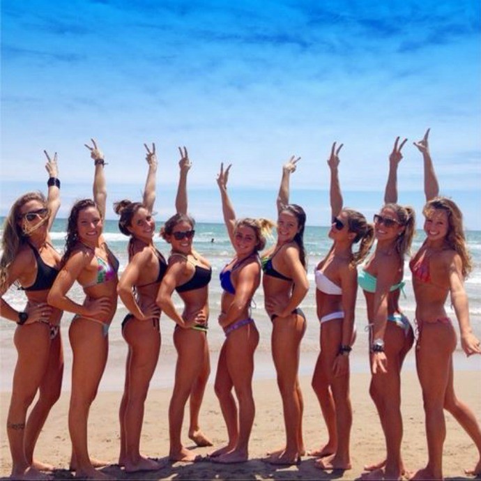 meninas do nado sincronizado praia na espanha (Foto: Reprodução/Instagram)