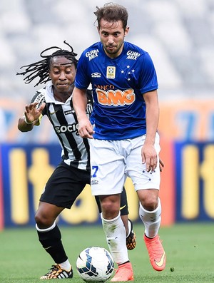 Persistência e pressão o tempo todo: as marcas do líder para Éverton Ribeiro