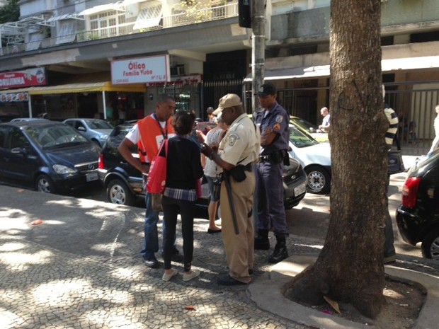 G1 Lixo Zero Em Copacabana Registra Duas Multas Nas Primeiras Duas Horas Notícias Em Rio De