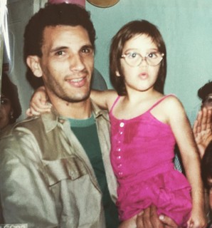 Carina Duek com seu pai, o também estilista Tufi Duek