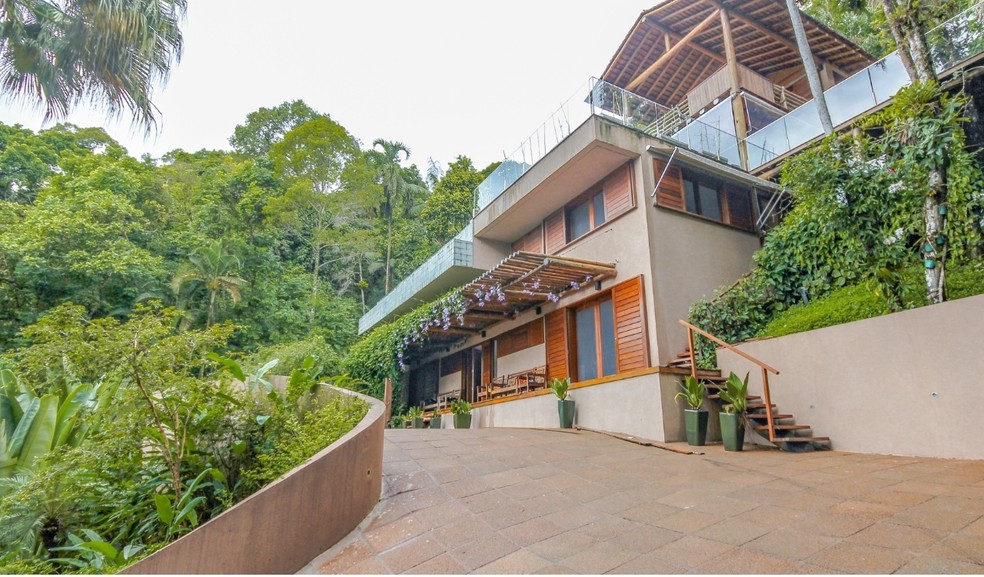 A casa de 900 m² está à venda. Negocie através do site da Factual. — Foto: Factual Negócios Imobiliários