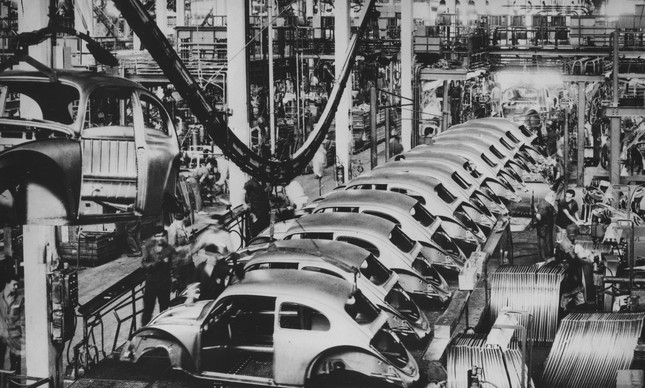 Fusca: Linha de montagem da fábrica da Volks em 1969