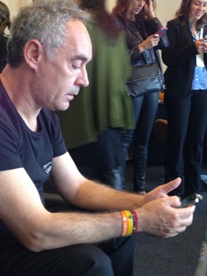 O chef espanhol Ferran Adrià em entrevista com blogueiros nesta terça-feira (5), em São Paulo (Foto: Daniela Braun/G1)