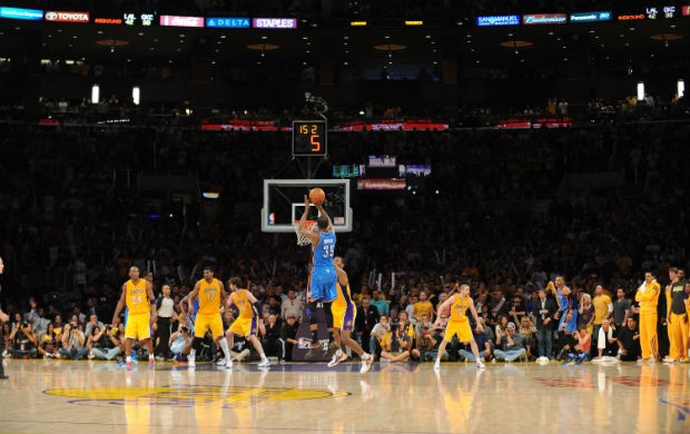 Thunder vence Lakers no playoff da NBA (Foto: AFP)