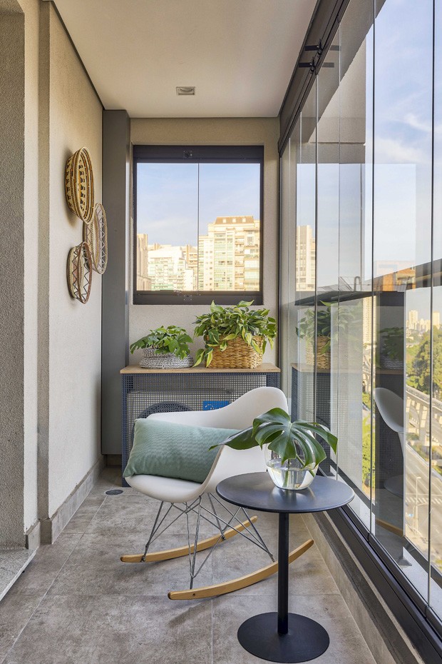 Apartamento de 38 m² ganha amplitude com integração total dos ambientes (Foto: Rafael Renzo/Divulgação)