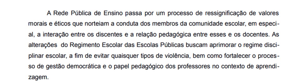 Trecho da justificativa do novo regimento das escolas públicas do DF. — Foto: Reprodução