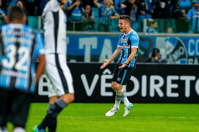 Ramiro evolui para meia artilheiro e tem ano com mais gols na carreira