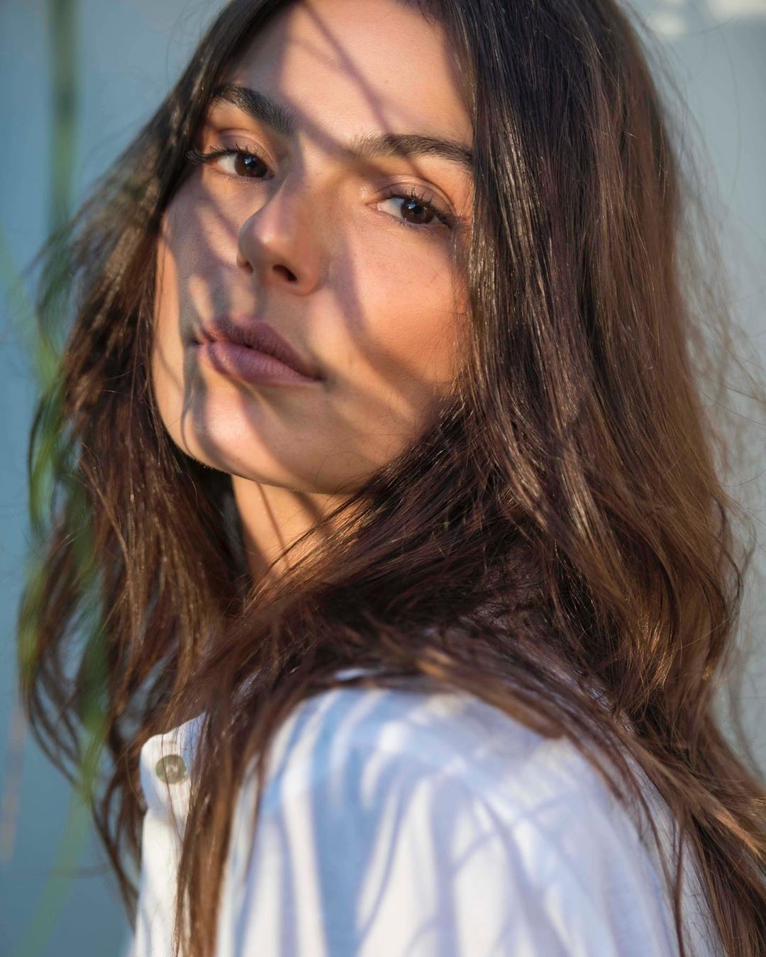 Isis Valverde natural beauty: pele iluminada e luz na foto (Foto: Reprodução Instagram)